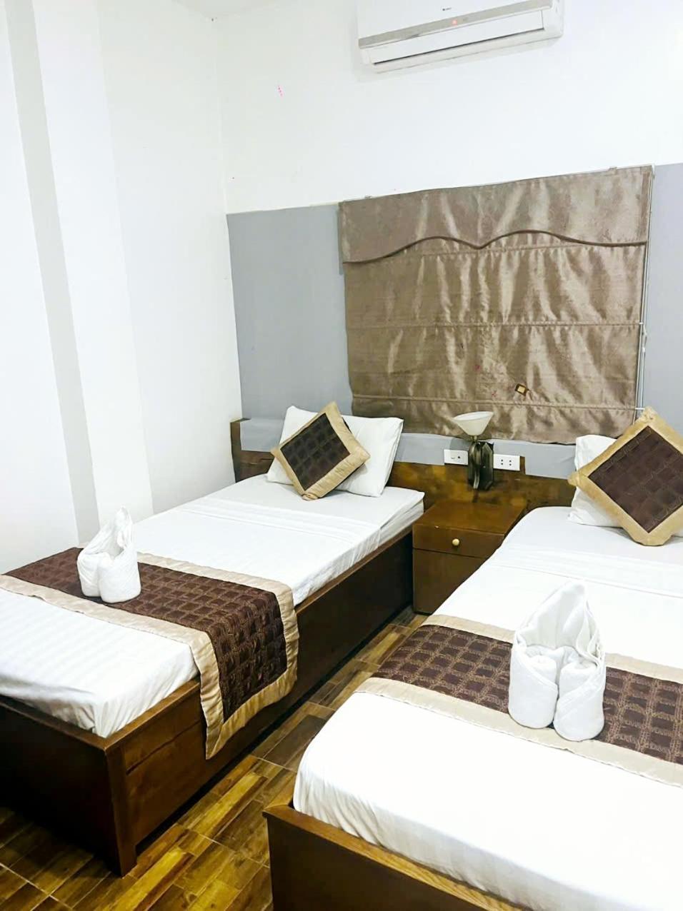 Vang Vieng Th Central Park Hotel Esterno foto