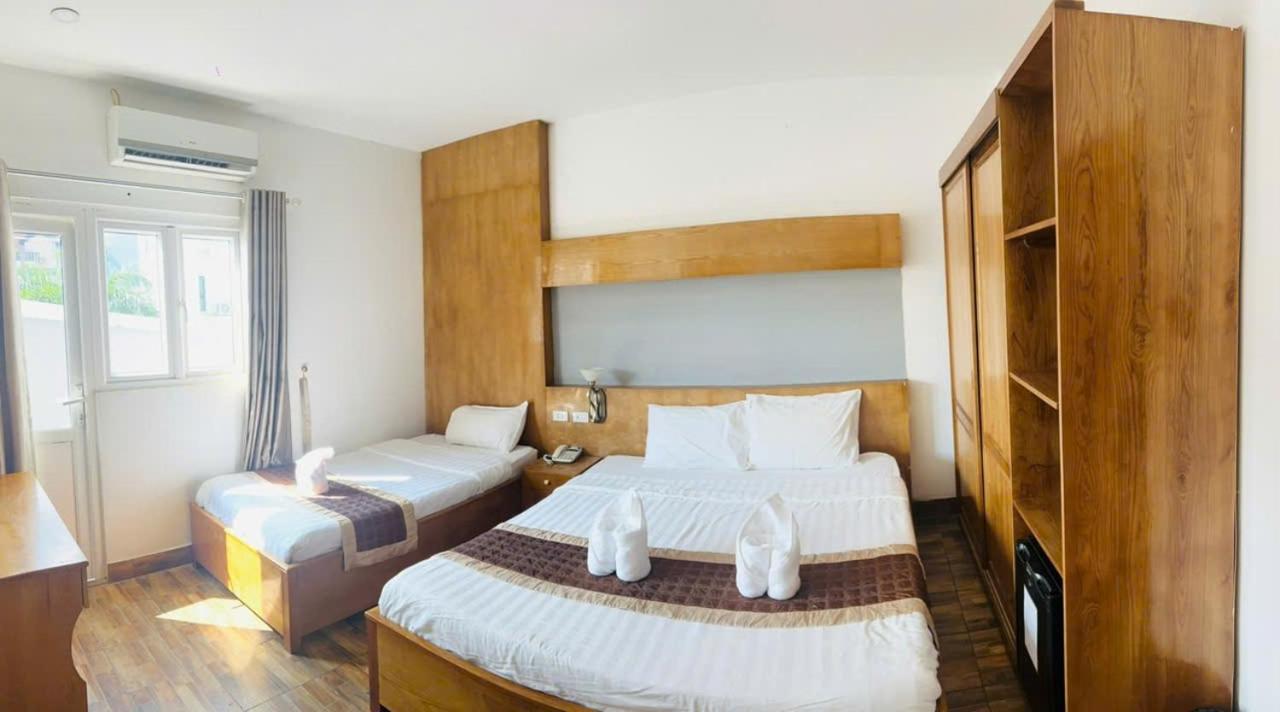 Vang Vieng Th Central Park Hotel Esterno foto
